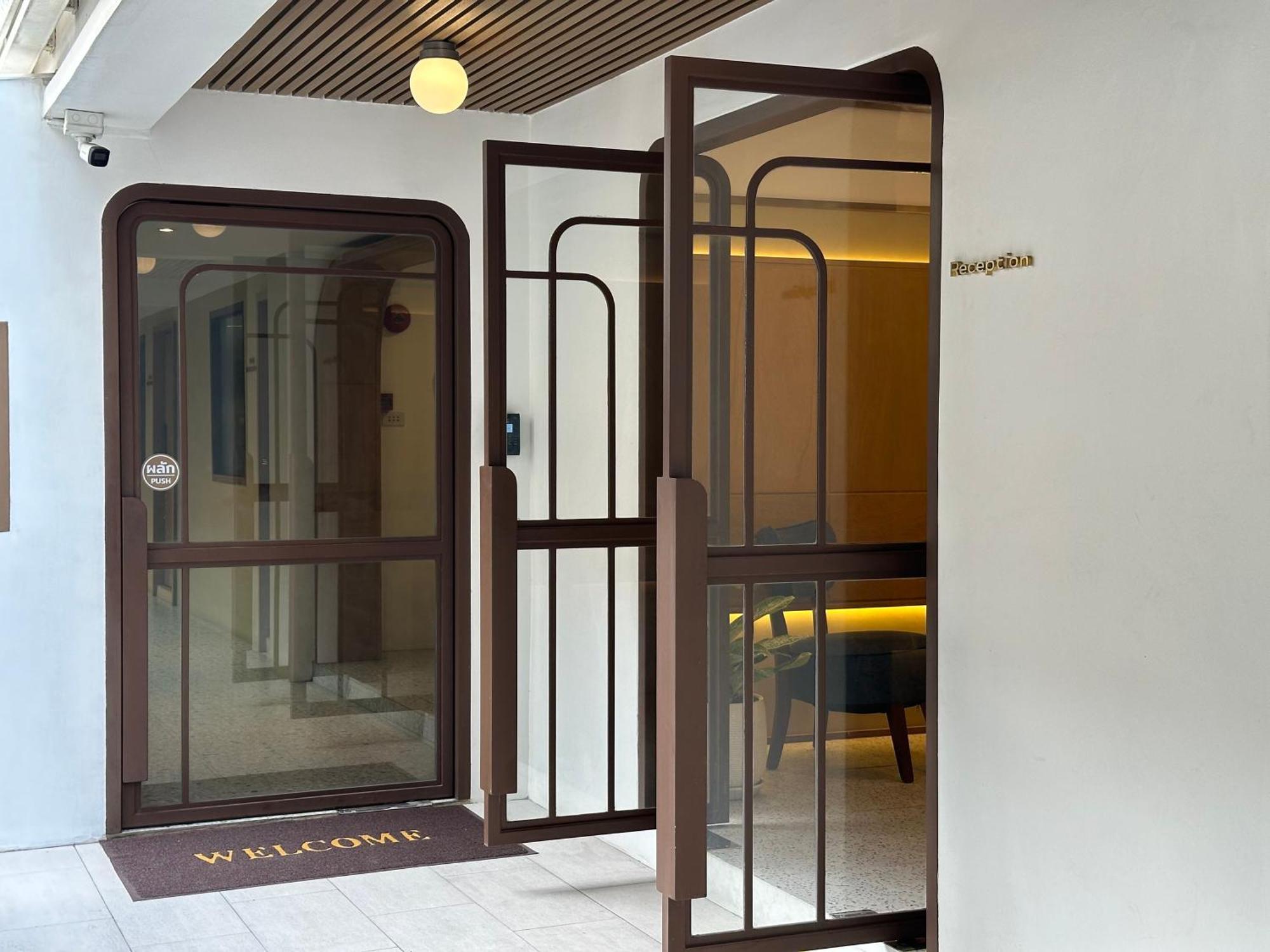 Parcel Hotel Bangkok Buitenkant foto